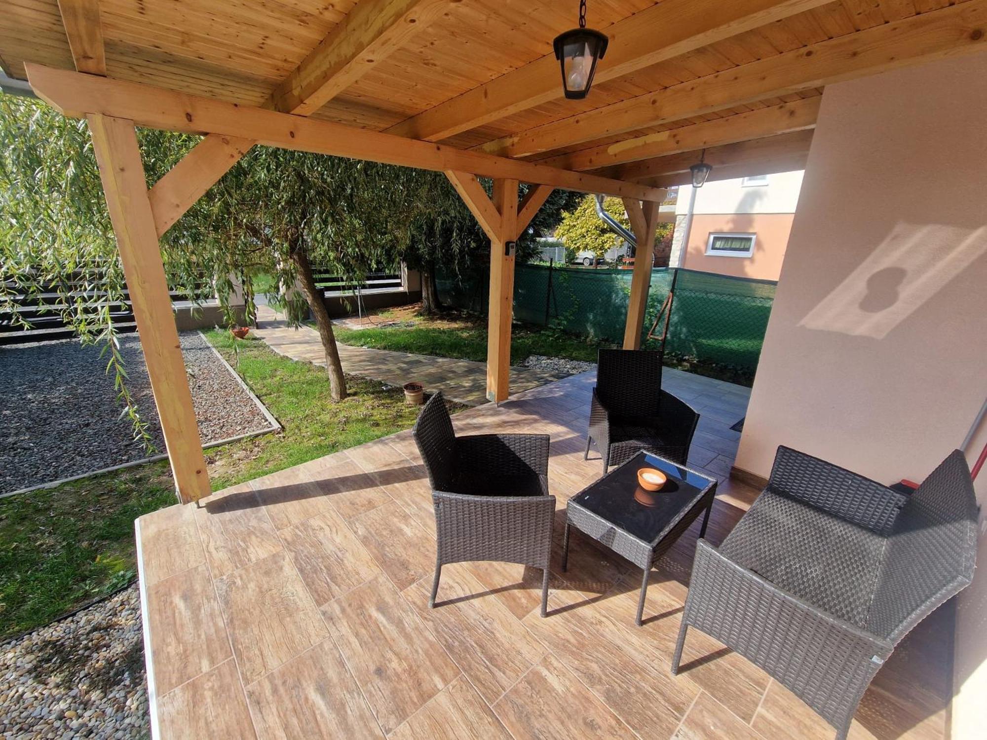 Pipacs Apartmanhaz Harkan Exterior foto